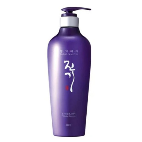 Шампунь для волосся регенерувальний Daeng Gi Meo Ri Vitalizing Shampoo 300 мл Шампунь для волосся регенерувальний Daeng Gi Meo Ri Vitalizing Shampoo 300 мл